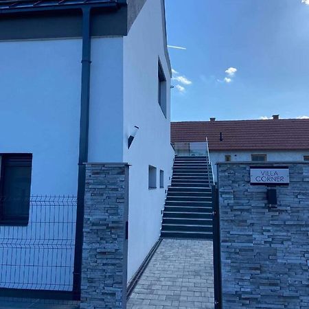 Villa Corner Тихань Екстер'єр фото