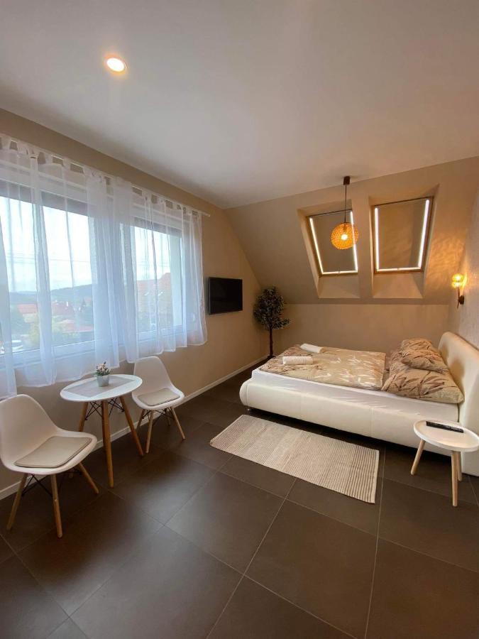 Villa Corner Тихань Екстер'єр фото