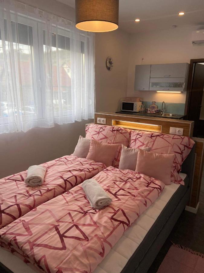 Villa Corner Тихань Екстер'єр фото