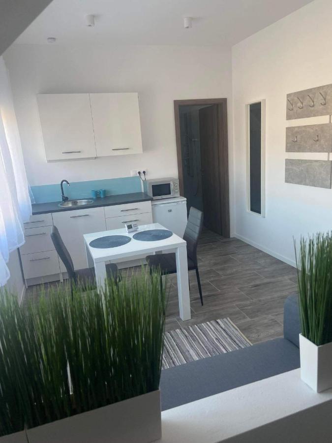 Villa Corner Тихань Екстер'єр фото