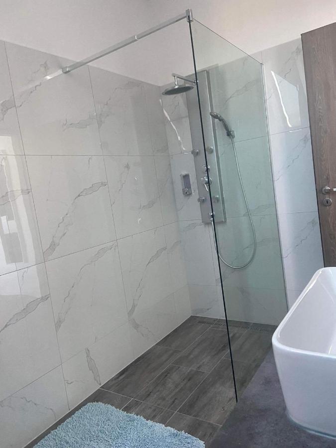 Villa Corner Тихань Екстер'єр фото