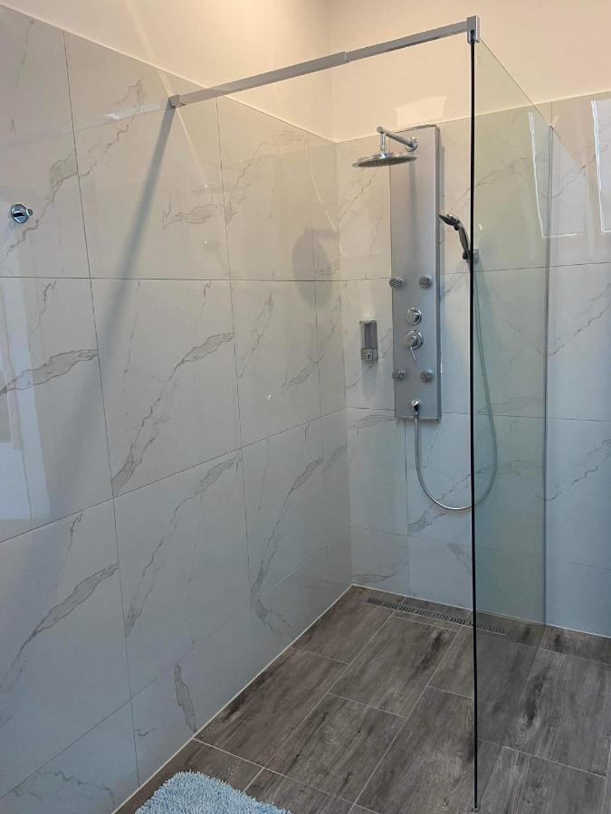 Villa Corner Тихань Екстер'єр фото