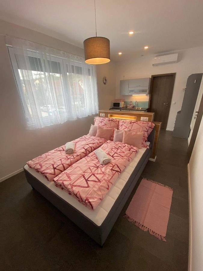 Villa Corner Тихань Екстер'єр фото