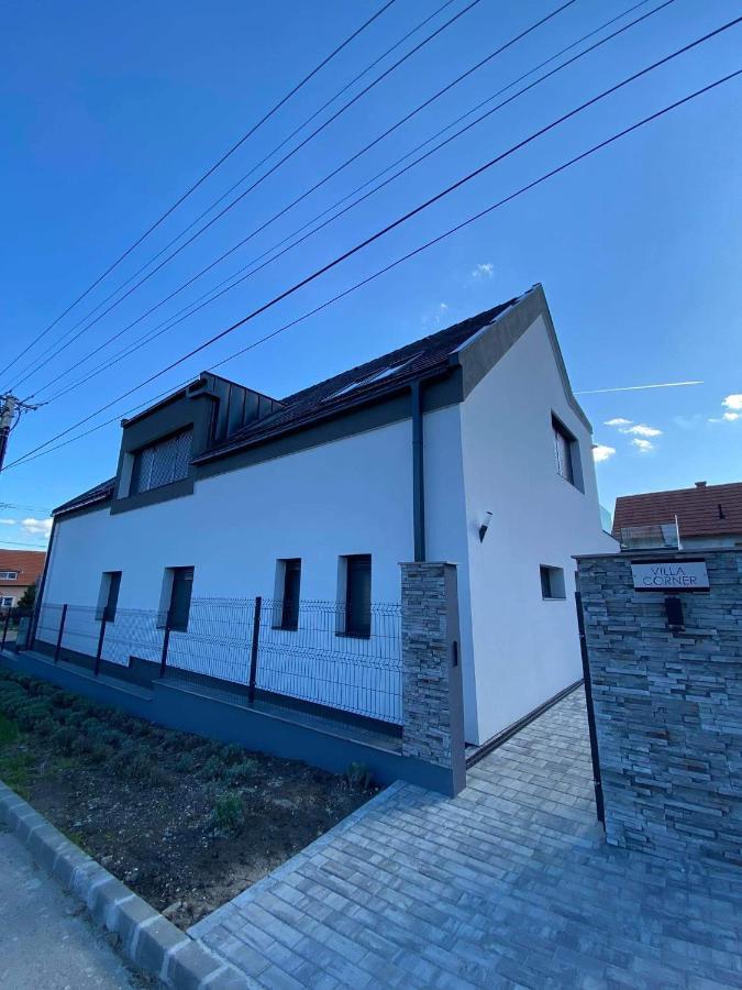 Villa Corner Тихань Екстер'єр фото