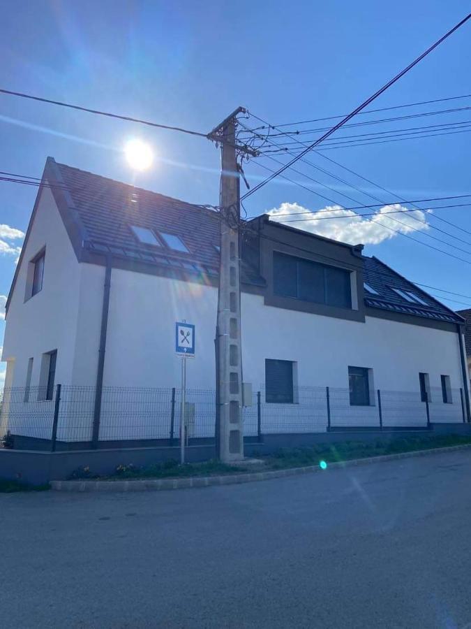 Villa Corner Тихань Екстер'єр фото